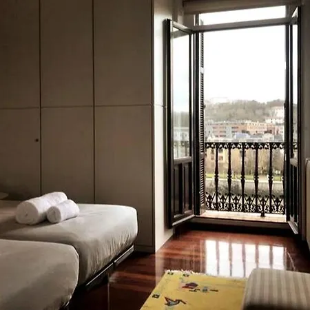 Excepcional Piso Con Vistas Al Rio, Centro Donosti