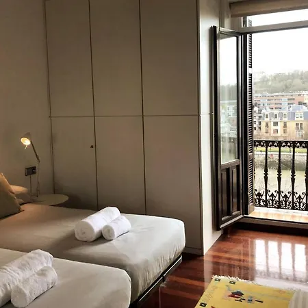 Excepcional Piso Con Vistas Al Rio, Centro Donosti
